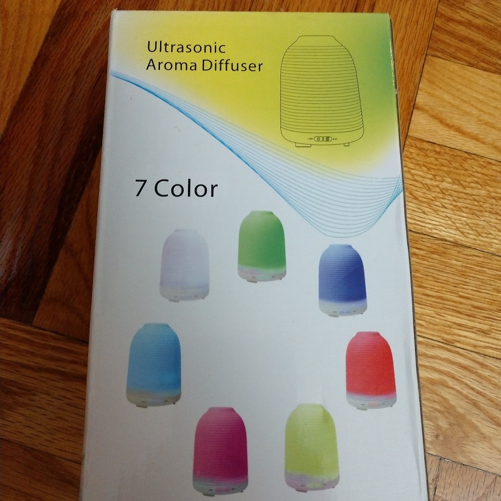 Essential Oil Diffuser - Picture 2 of 6